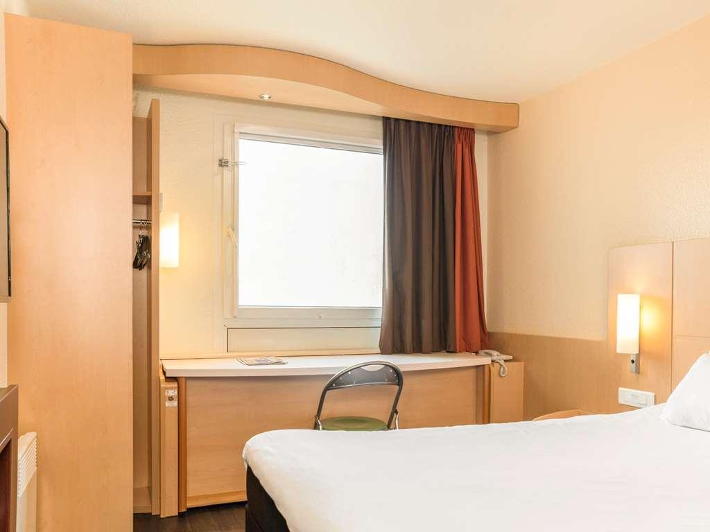 Hotel ibis Issy les Moulineaux Val de Seine Zimmer foto