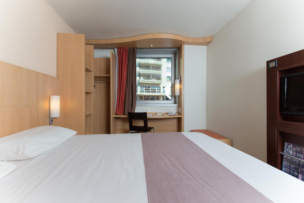 Hotel ibis Issy les Moulineaux Val de Seine Zimmer foto